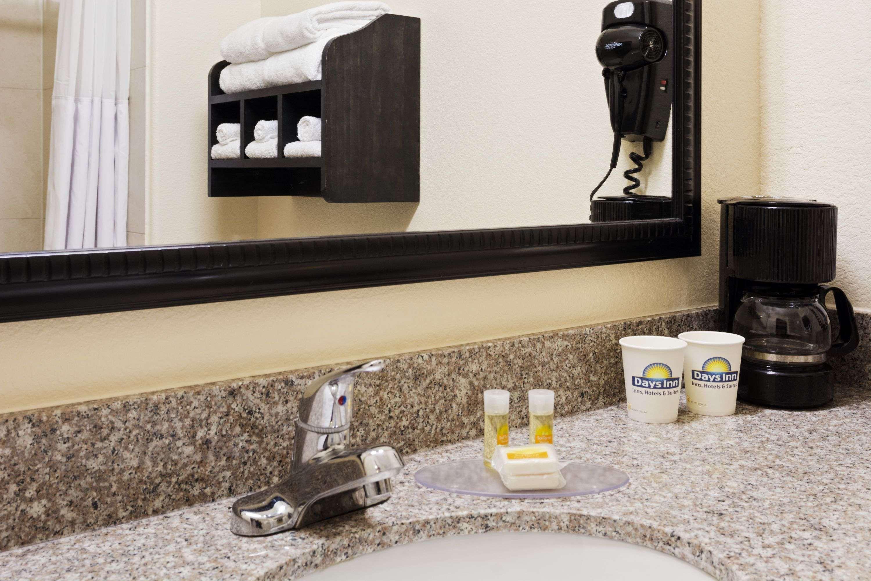 Days Inn & Suites By Wyndham Galveston West/Seawall Zewnętrze zdjęcie